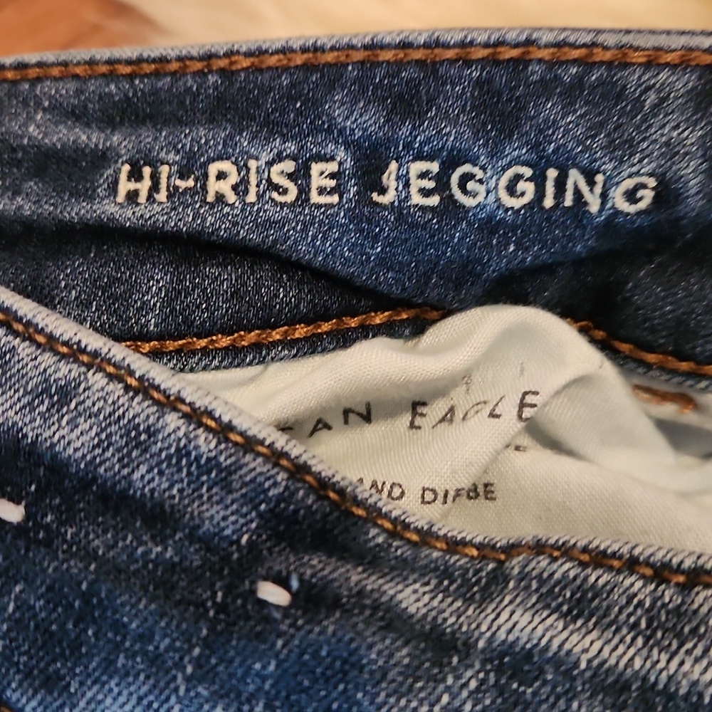 American Eagle Outfitters Disttessed Medium Wash Jeans - Picture 5 of 6
